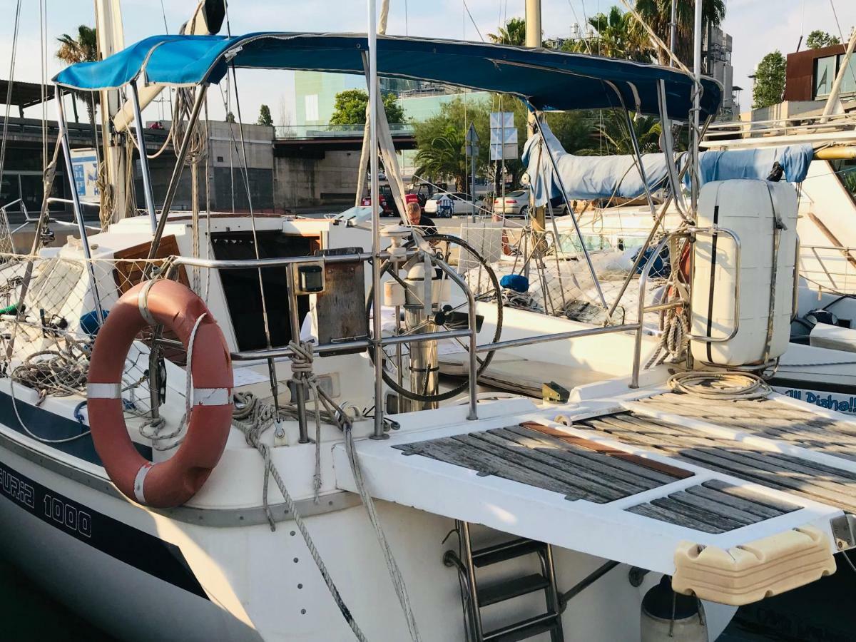 Sleep & Boats Barcelona City 산트 아드리아 데 베소스 외부 사진