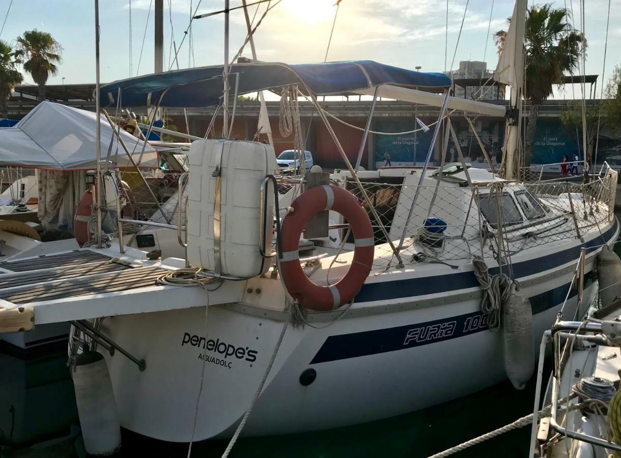 Sleep & Boats Barcelona City 산트 아드리아 데 베소스 외부 사진