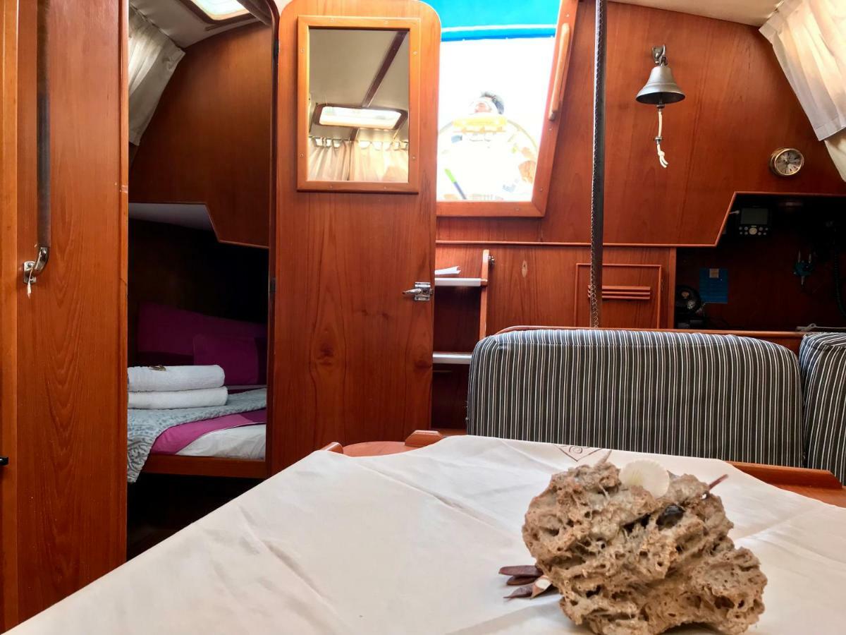 Sleep & Boats Barcelona City 산트 아드리아 데 베소스 외부 사진