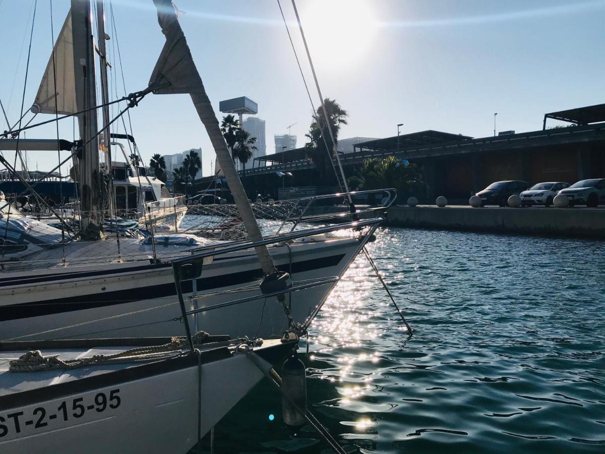 Sleep & Boats Barcelona City 산트 아드리아 데 베소스 외부 사진