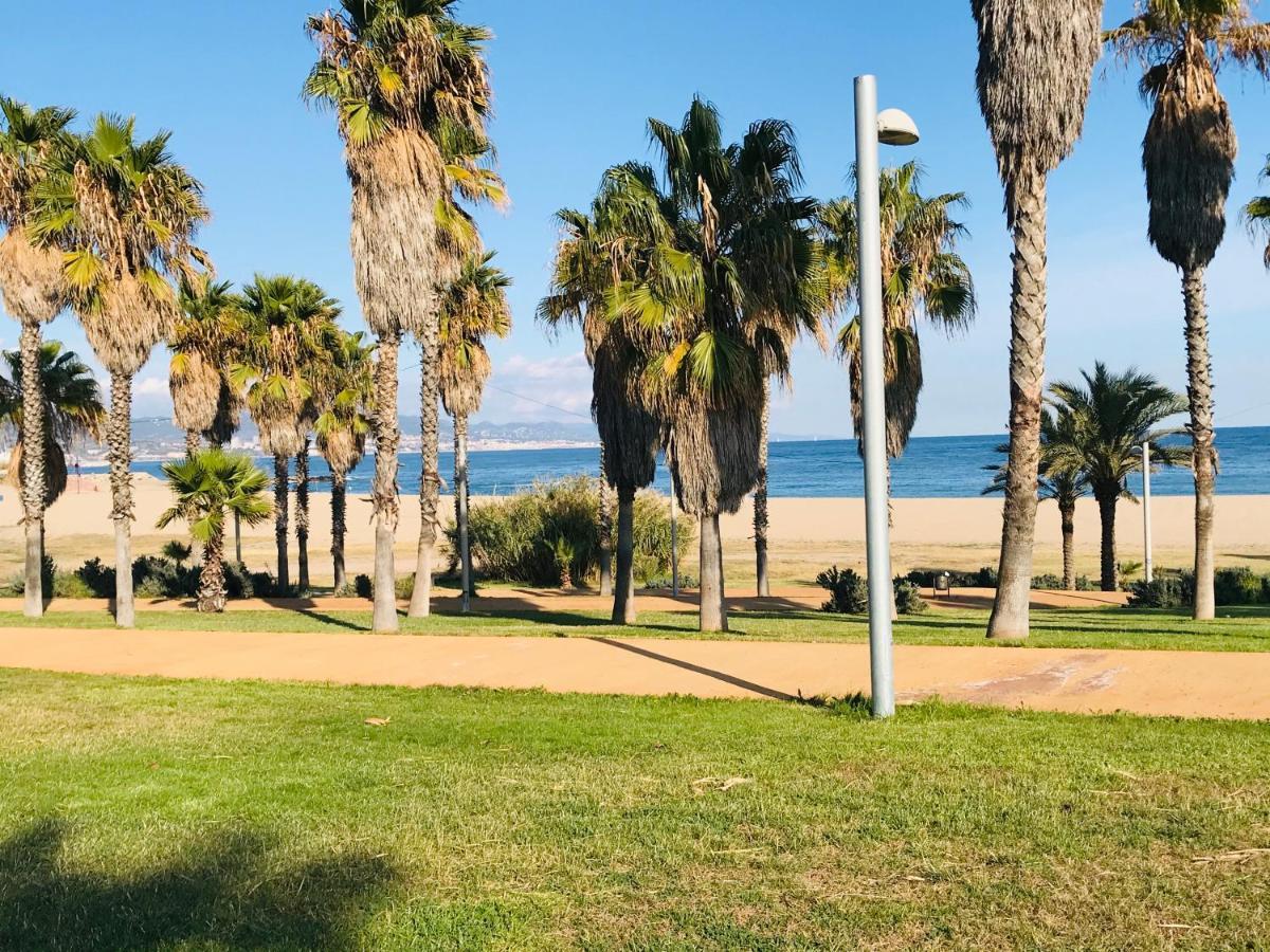 Sleep & Boats Barcelona City 산트 아드리아 데 베소스 외부 사진